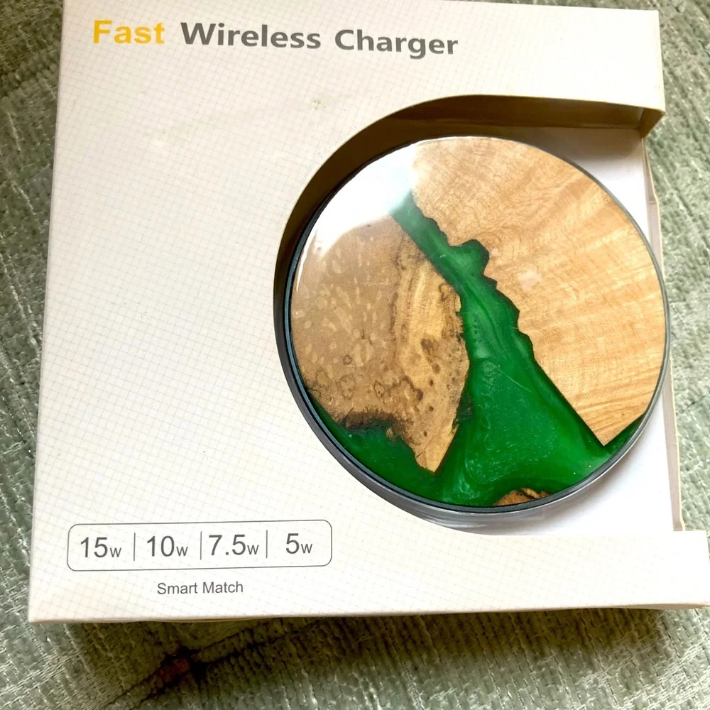 NWT Green & Brown Wood Cordless Charger | Fast Wireless Charger